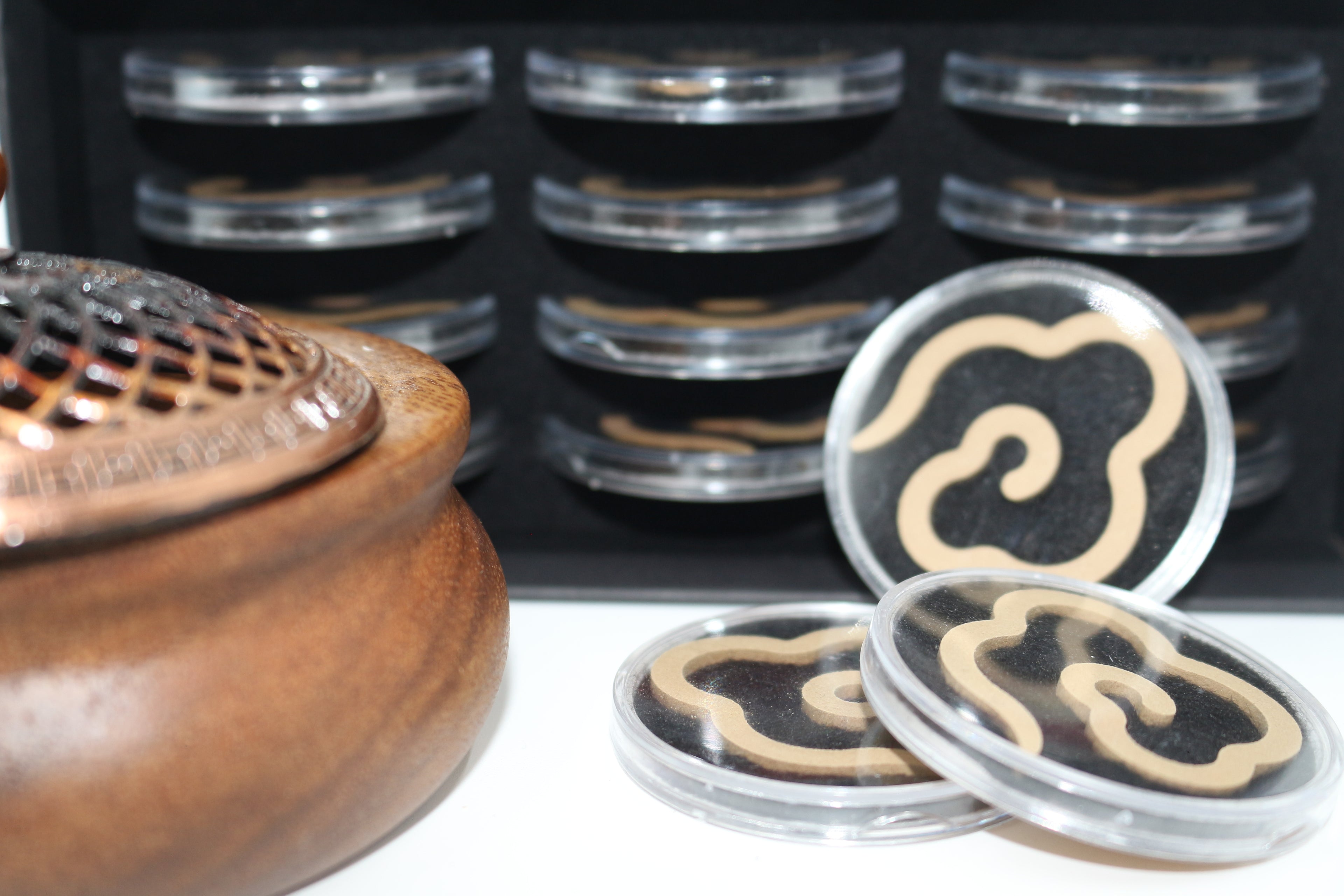 Agarwood with Auspicious Clouds